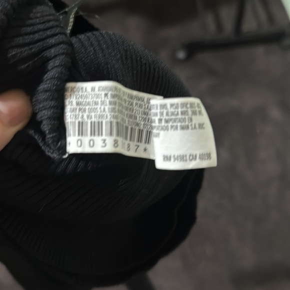 Forever 21 Long Sleeve Black Wrap Top W/Deep V - Size Medium - Picture 5 of 5